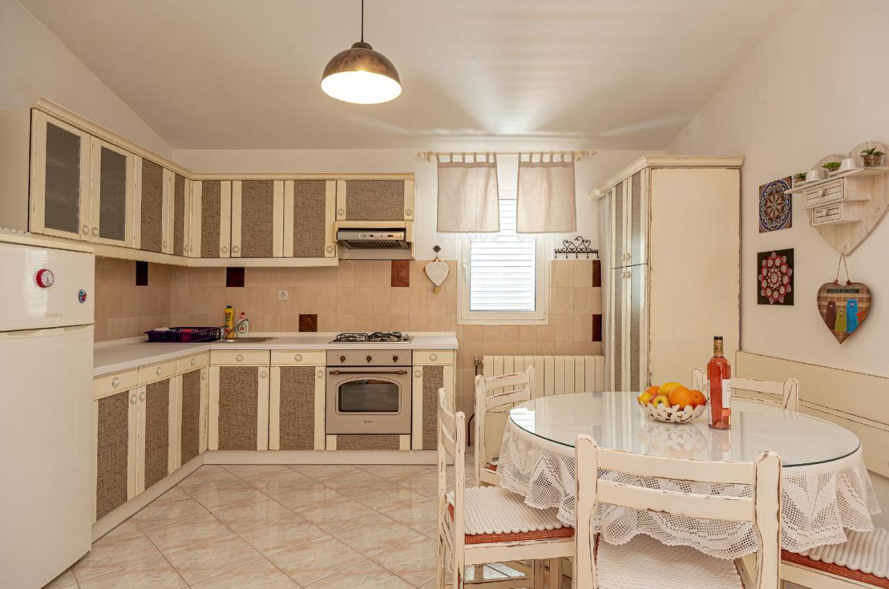 Apartments Villa Lilla Baška Voda Extérieur photo