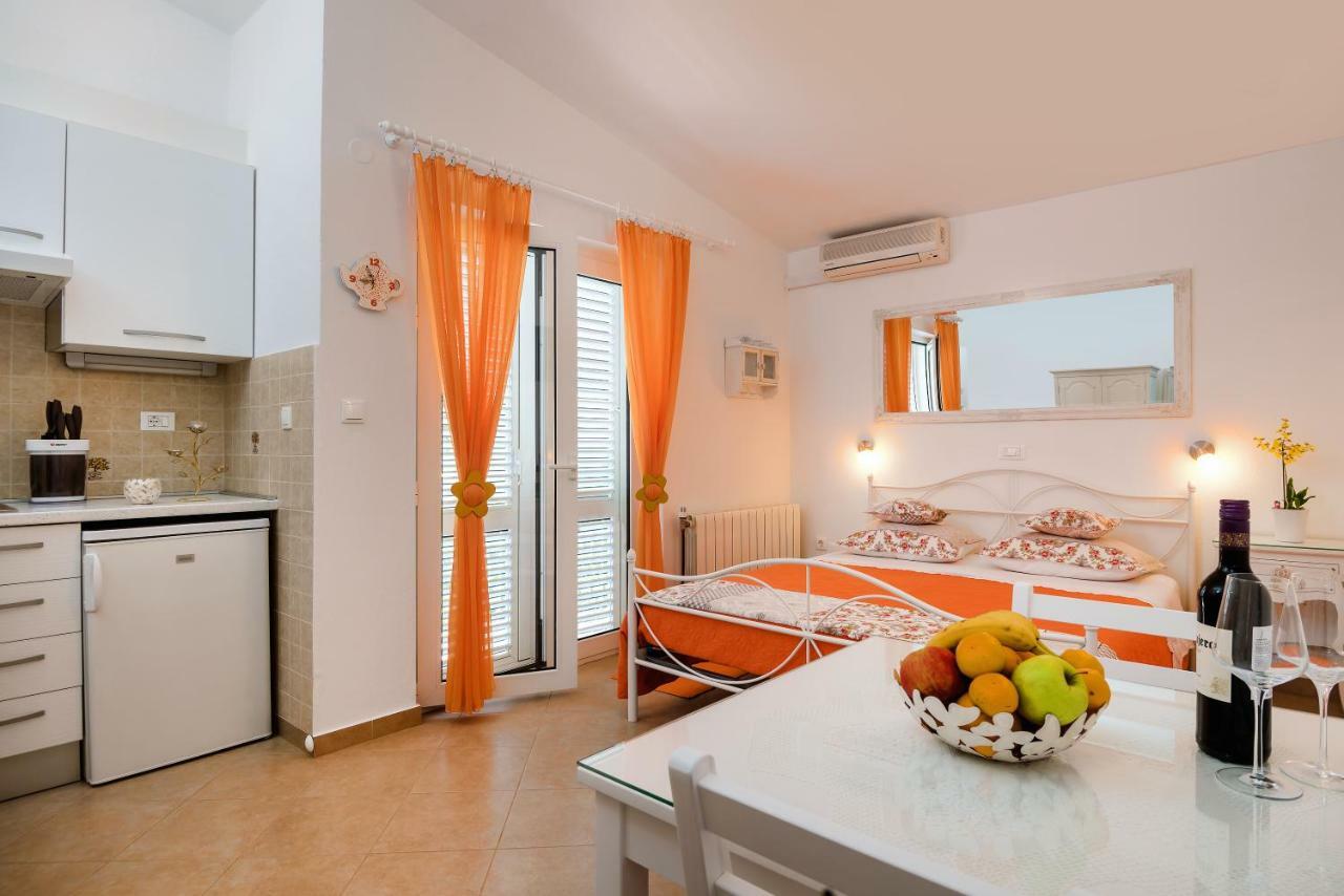 Apartments Villa Lilla Baška Voda Extérieur photo