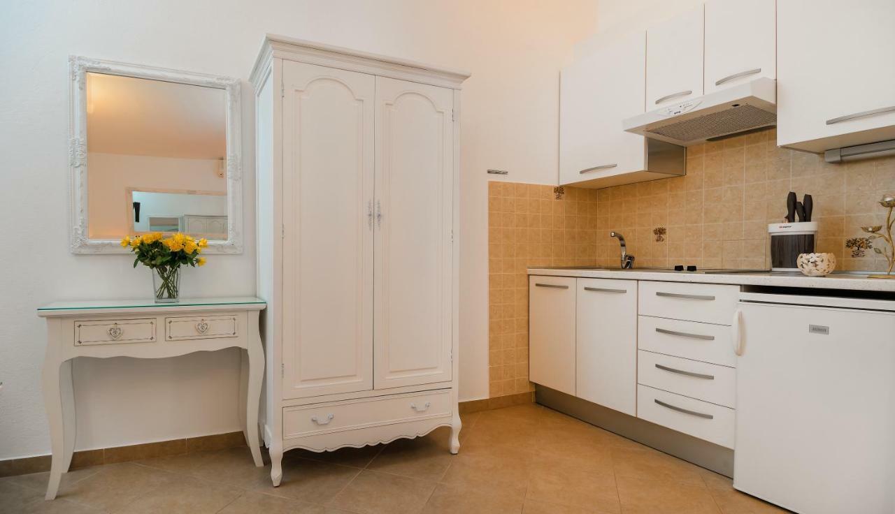 Apartments Villa Lilla Baška Voda Extérieur photo
